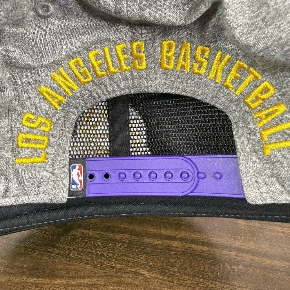 Nike Dri Fit Embroidered Los Angeles LA Lakers Hat Gray Purple Snap Back Cap